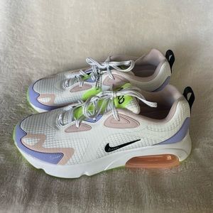 Nike Women’s Air Max 200